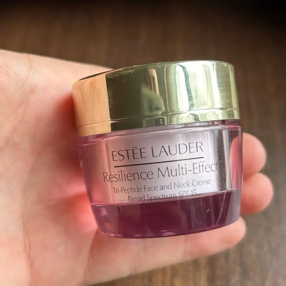 4 Estée Lauder samples Resilience Multi-Effect &  lift revitalizing supreme